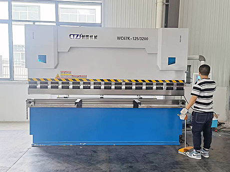 扭軸數(shù)控折彎?rùn)C(jī)1